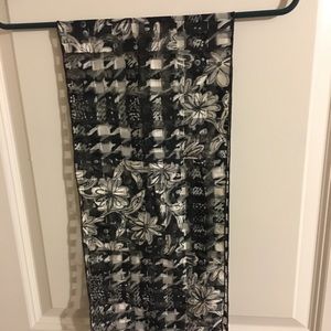 Printed flowers/squares scarf